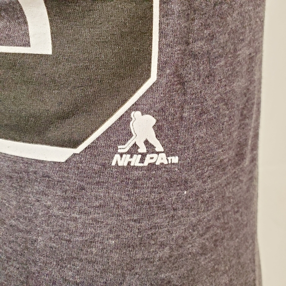 Official NHL Chicago Blackhawks #19 Toews T-Shirt - Picture 6 of 11